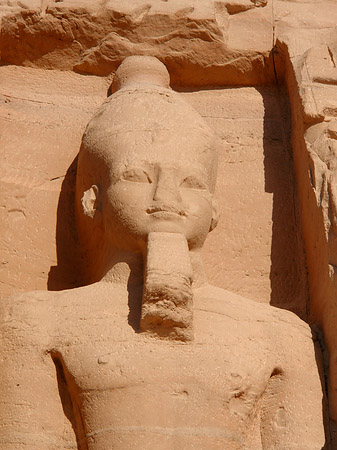 Foto Kolosstatue König Ramses II