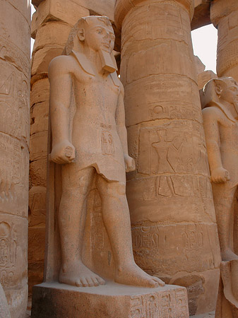 Statuen am Luxor Tempel Foto 