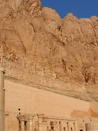 Foto Eingang zu Tempel der Hatschepsut