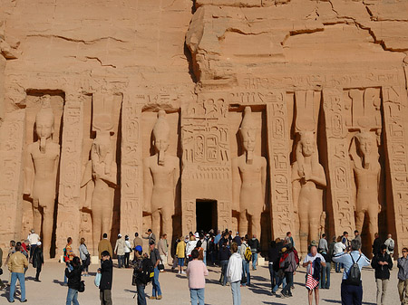 Tempel mit Touristen