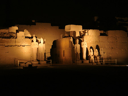 Karnak Tempel bei Nacht