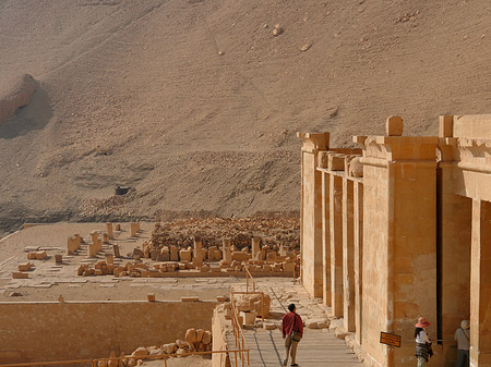 Eingang zu Tempel der Hatschepsut