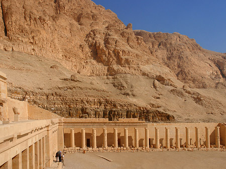 Eingang zu Tempel der Hatschepsut Fotos