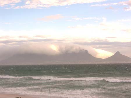 Fotos Der Tafelberg mit Wasser