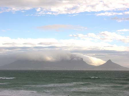 Foto Der Tafelberg mit Wasser - Kapstadt